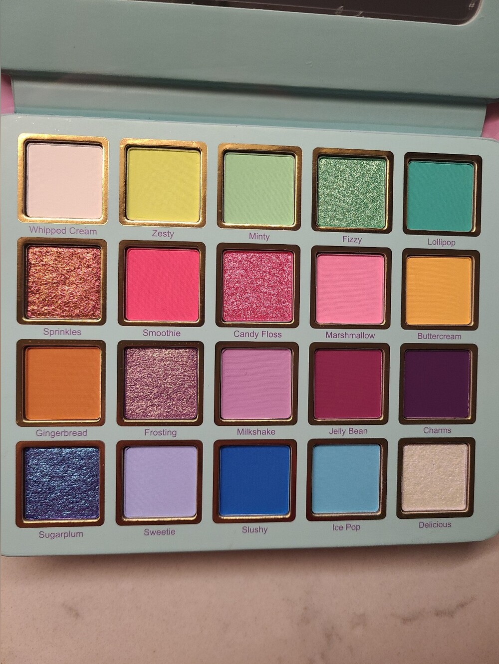 Cosmic Brushes DELICIOUS DELIGHTS Eyeshadow Palette